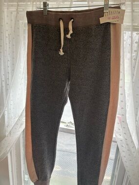 NWT DARI Cozy Two-Tone Track Pants or Joggers w/Side Panels Tie Waist